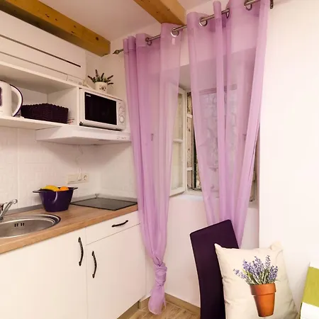 Lavender Garden - Ground Floor - 1 Apartment *