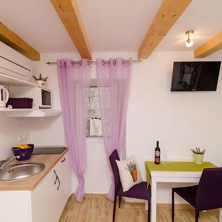 Lavender Garden - Ground Floor - 1 Apartment *