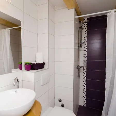 Lavender Garden - Ground Floor - 1 *